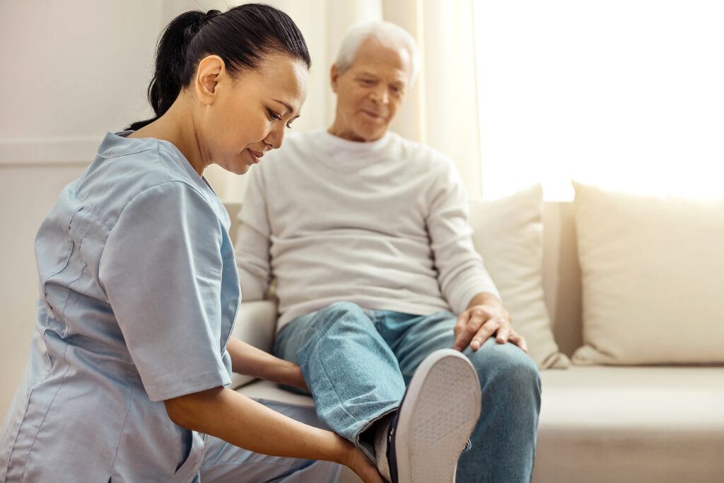 senior receiving home health care